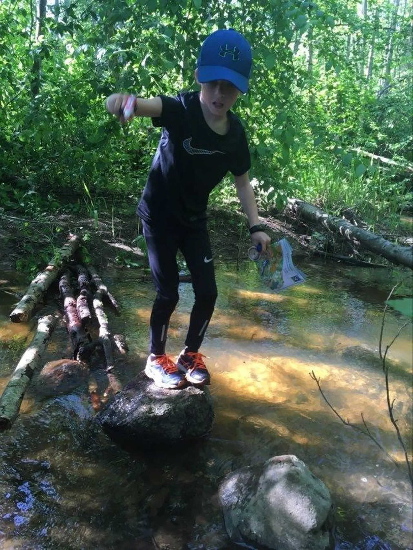 Tääksi orienteerumispäevakul osales igas vanuses inimesi. Fotol Joka klubi liige Christofer Valang.