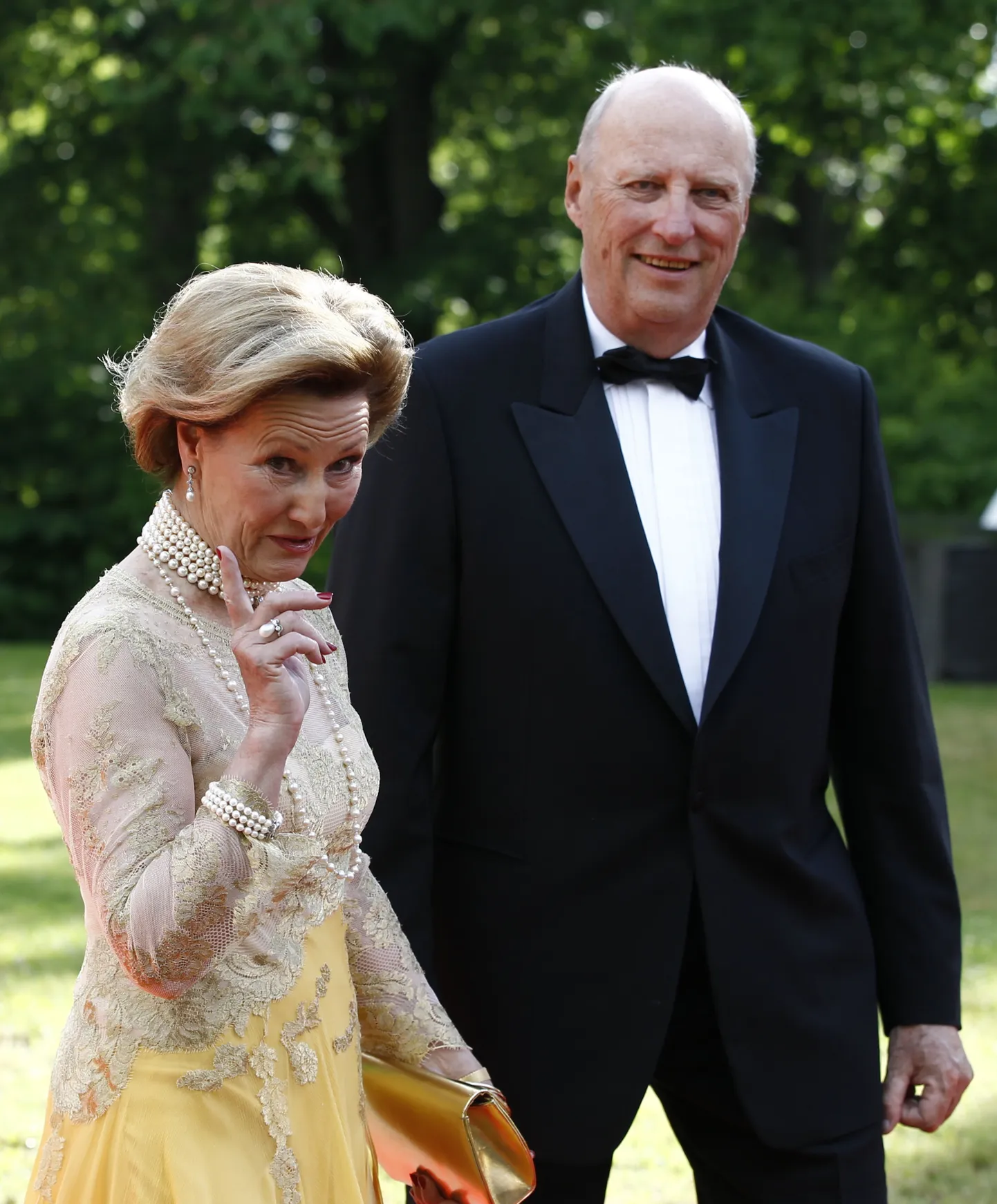 Norra kuningas Harald V ja kuninganna Sonja 18. juunil 2010 Rootsis Stockholmis Skeppsholmenis
