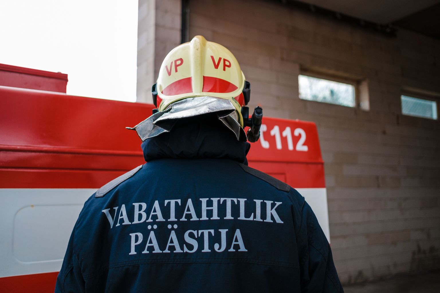 Foto on illustreeriv. Pildil Pärnu-Jaagupi vabatahtlik päästja.