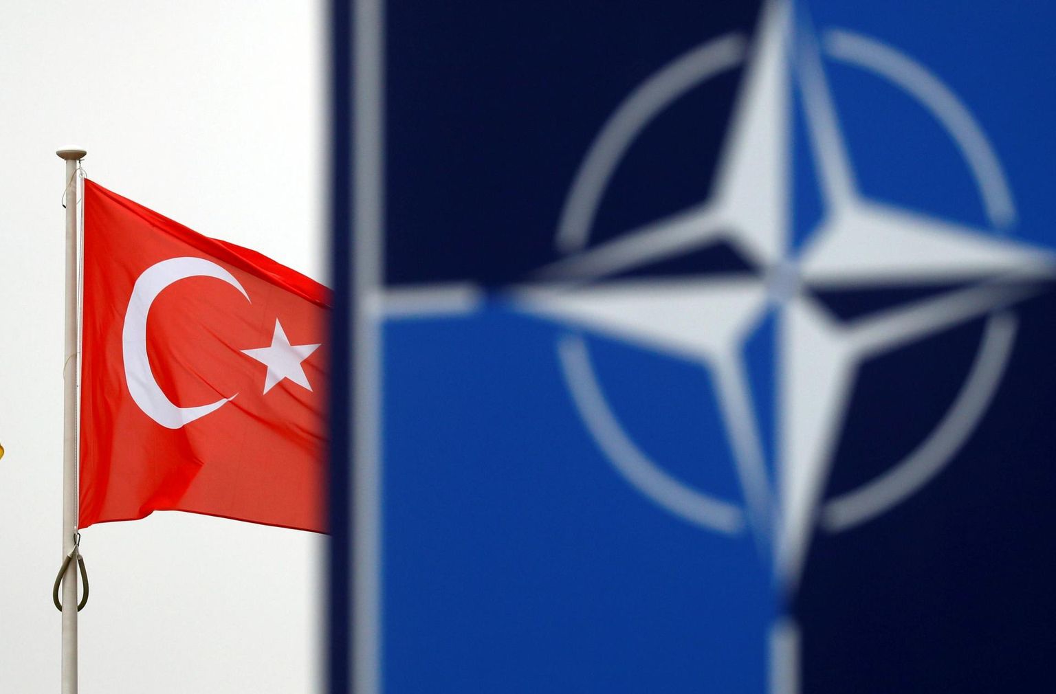 NATO kinnitas pärast kompromissi Türgiga Balti riikide kaitseplaanid.