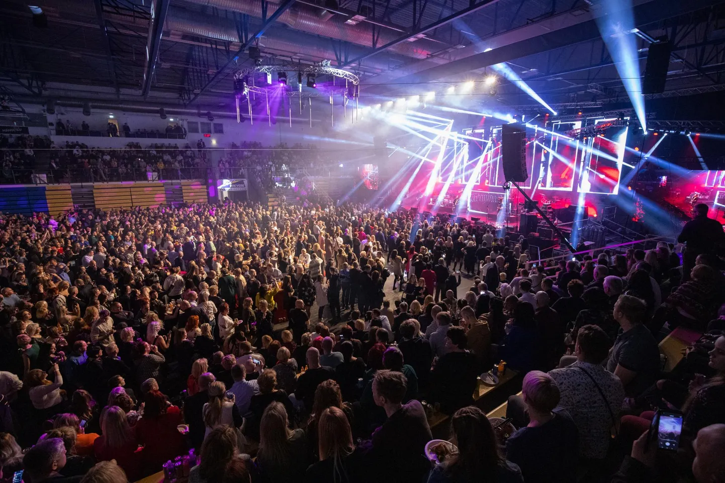 Rakvere spordikeskuses toimuv OG Elektra uusaastapidu annab nii artistide kui ka külaliste poolest välja väiksema muusikafestivali mõõdu.
