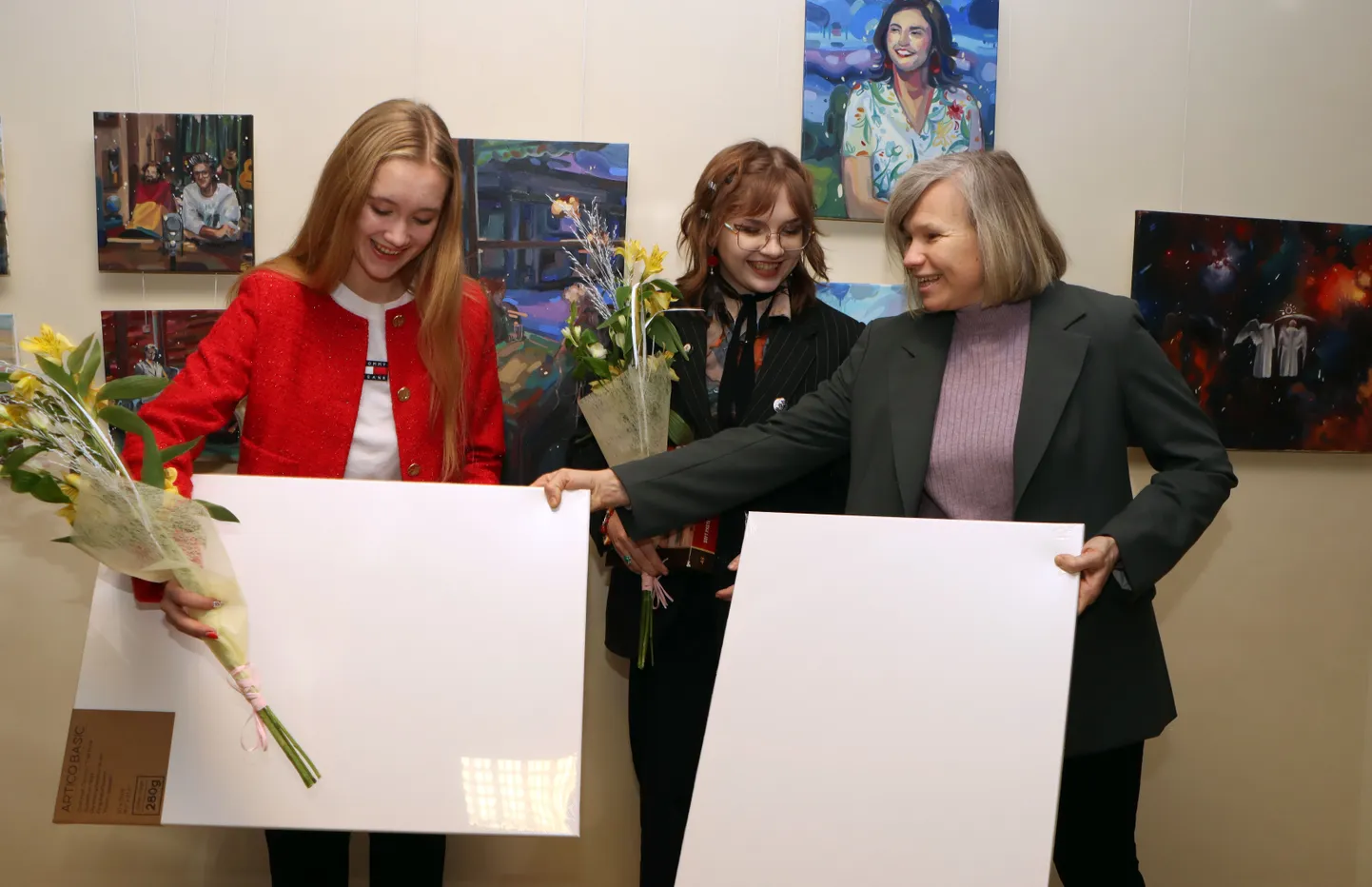 Лучший подарок ученикам от учителя - белое полотно для новых произведений.
