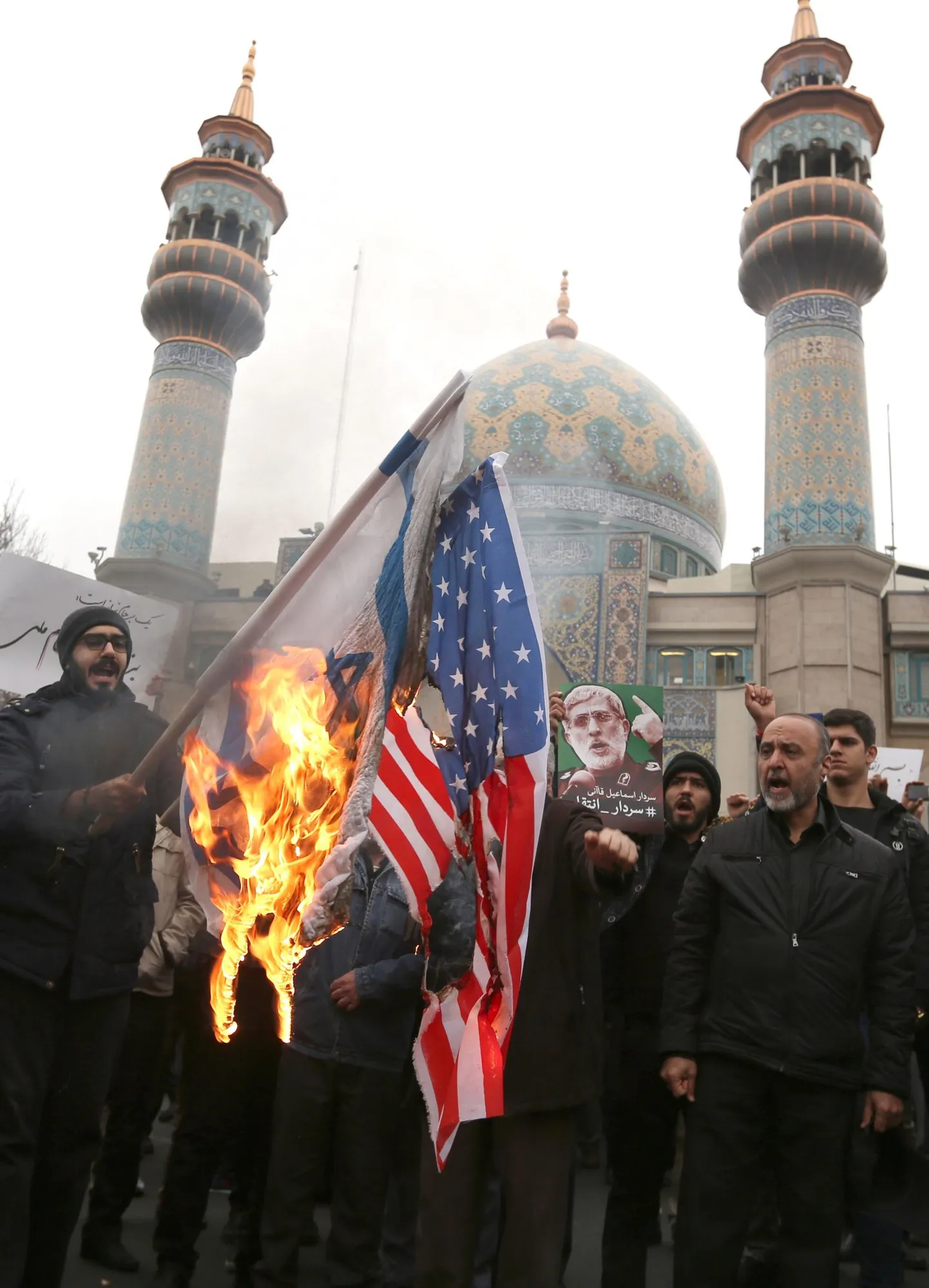Iraanlased põletasid mõni päev tagasi kindral Qasem Soleimani tapmise järel Teheranis USA ja selle suure liitlase Iisraeli lippe. Lippe põletati Iraani ühe tähtsaima mehe kindral Soleimani tapmise järel mitmel pool mujalgi Lähis-Idas.
