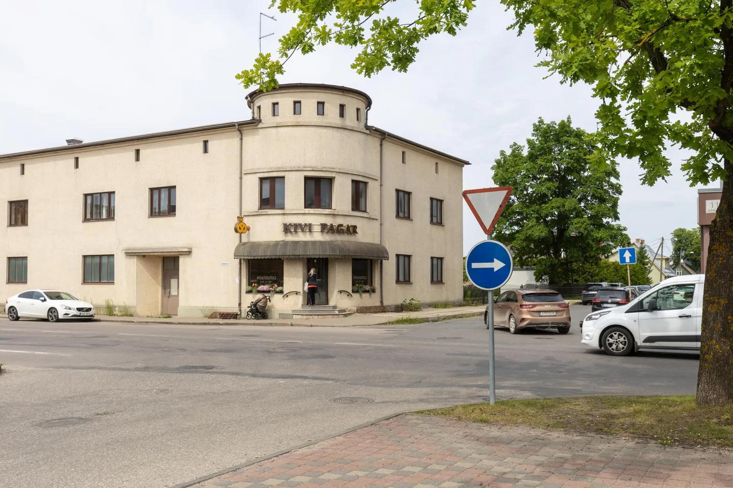 Rõngu Pagari omaniku soov oleks rajada samasse kohta samasugune kumera fassaadiga hoone, mis sobituks tänapäeva linnaruumi ja oleks samal ajal paremini kasutatav tootmisbaasina.