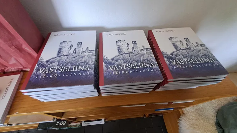 Vastseliina piiskopilinnusest on ilmunud ülevaatlik raamat.