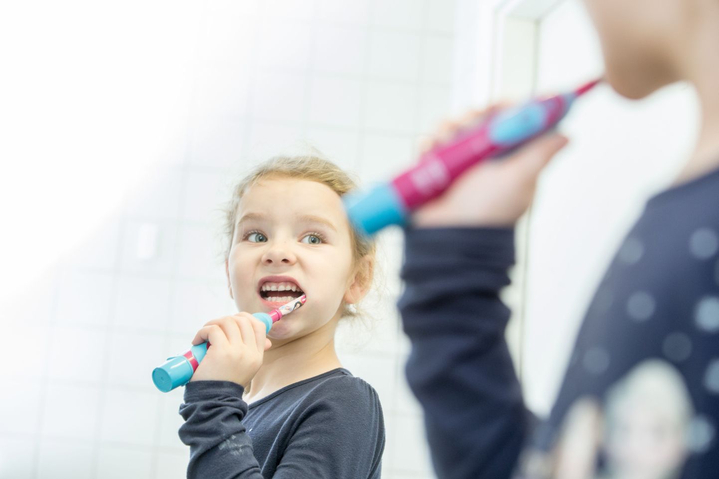 Elektrilist hambaharja võivad julgelt kasutada ka lapsed.