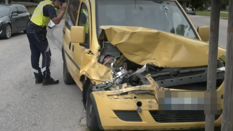 Pijan voznik v Jūrmali poškodoval dva avtomobila in poskušal pobegniti