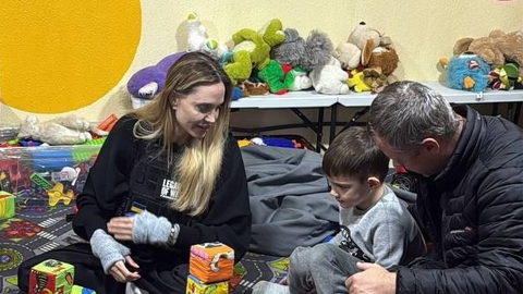 ВИДЕО И ФОТО ⟩ Анджелина Джоли посетила Херсон, ее водителя пытались мобилизовать