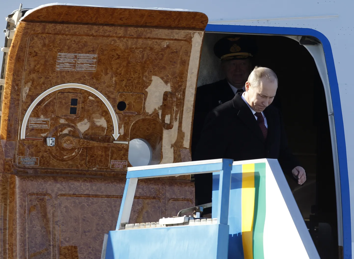 Владимир Путин покидает президентский борт