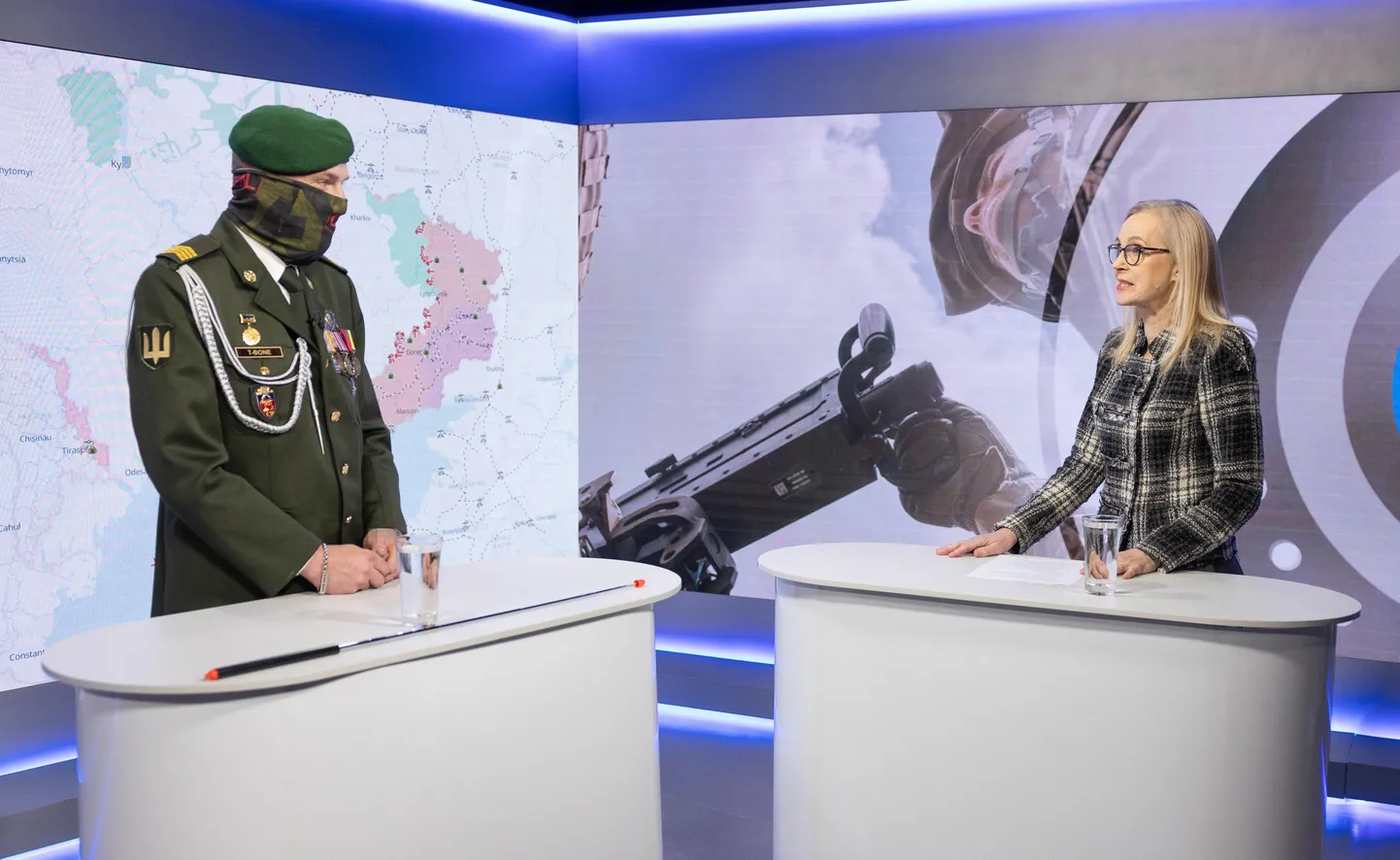Военнослужащий с позывным T-Bone и Улла Лянтс.