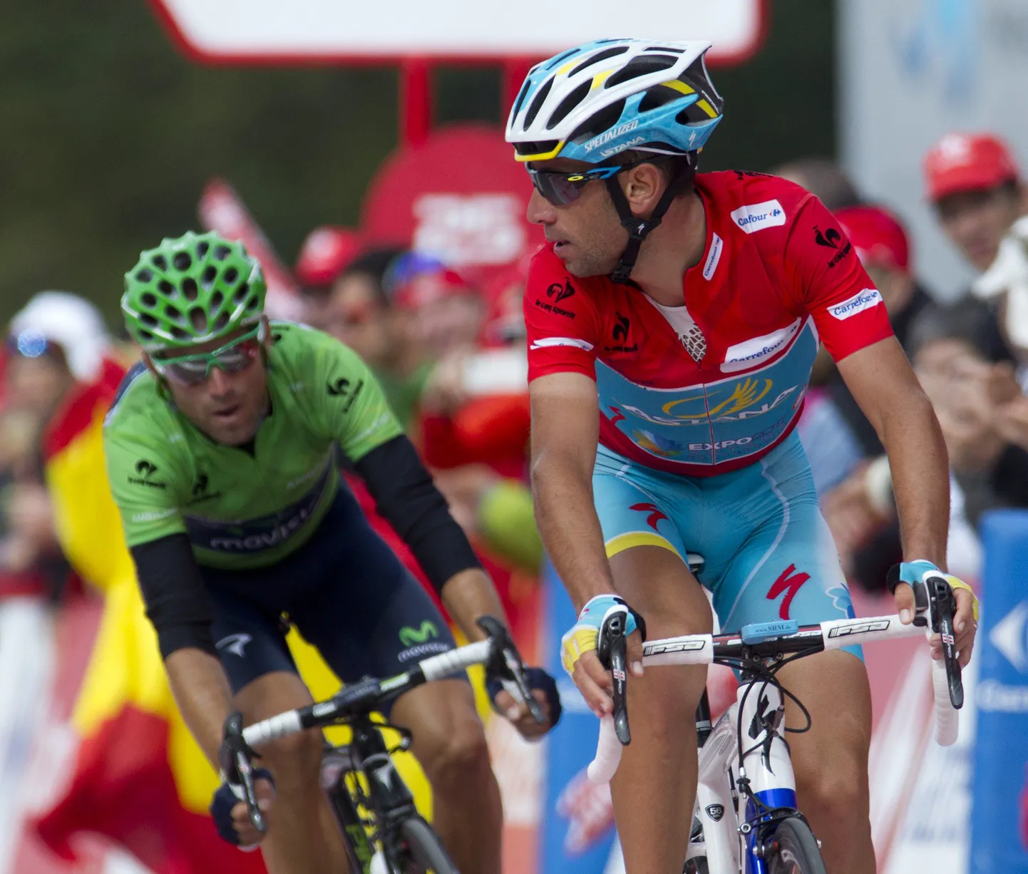 Vincenzo Nibali (paremal).