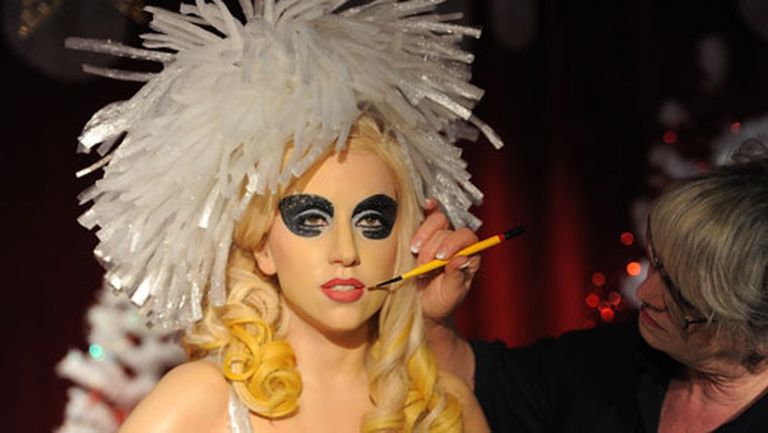 Arī Lady Gaga pieskaitīta modes ikonām 