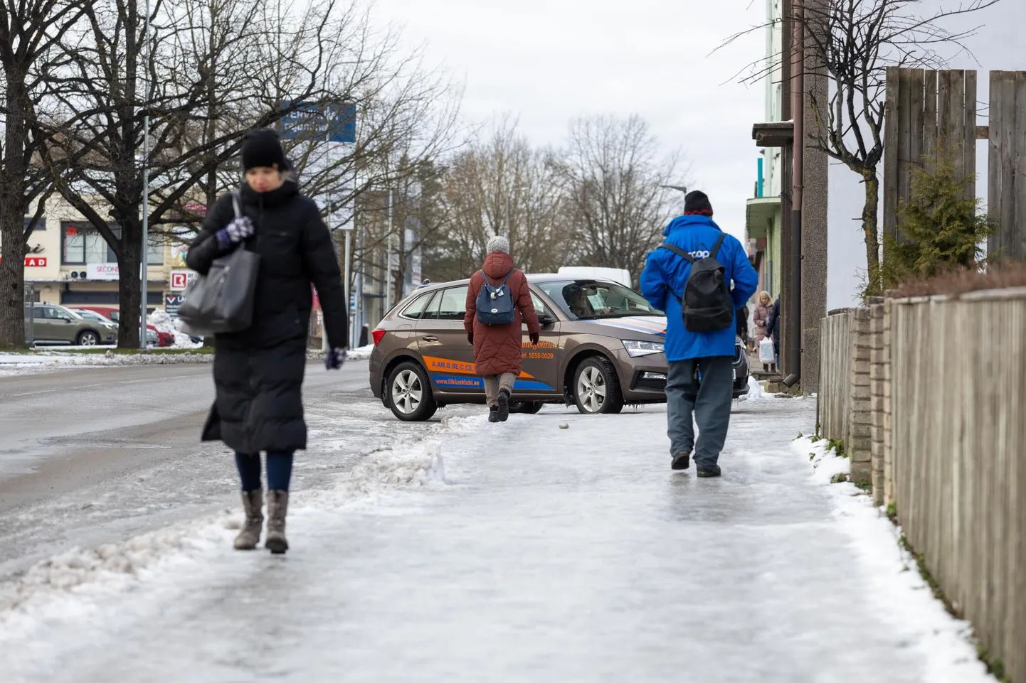 Viimasel paaril päeval on Viljandi tänavatel varitsenud libedus. See pilt on klõpsatud kolmapäeval.