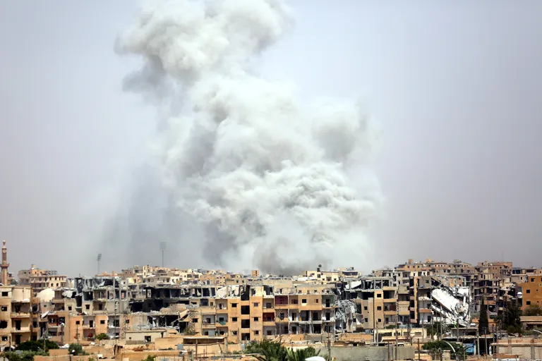 Äärmusrühmituse Islamiriik viimane tähtis tugipunkt Süürias oli Raqqa