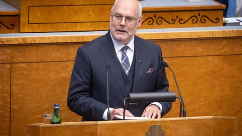 President Karis: langetan pea Eesti sõduri mälestuseks
