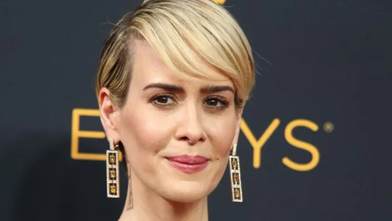 Sāra Polsone (Sarah Paulson)