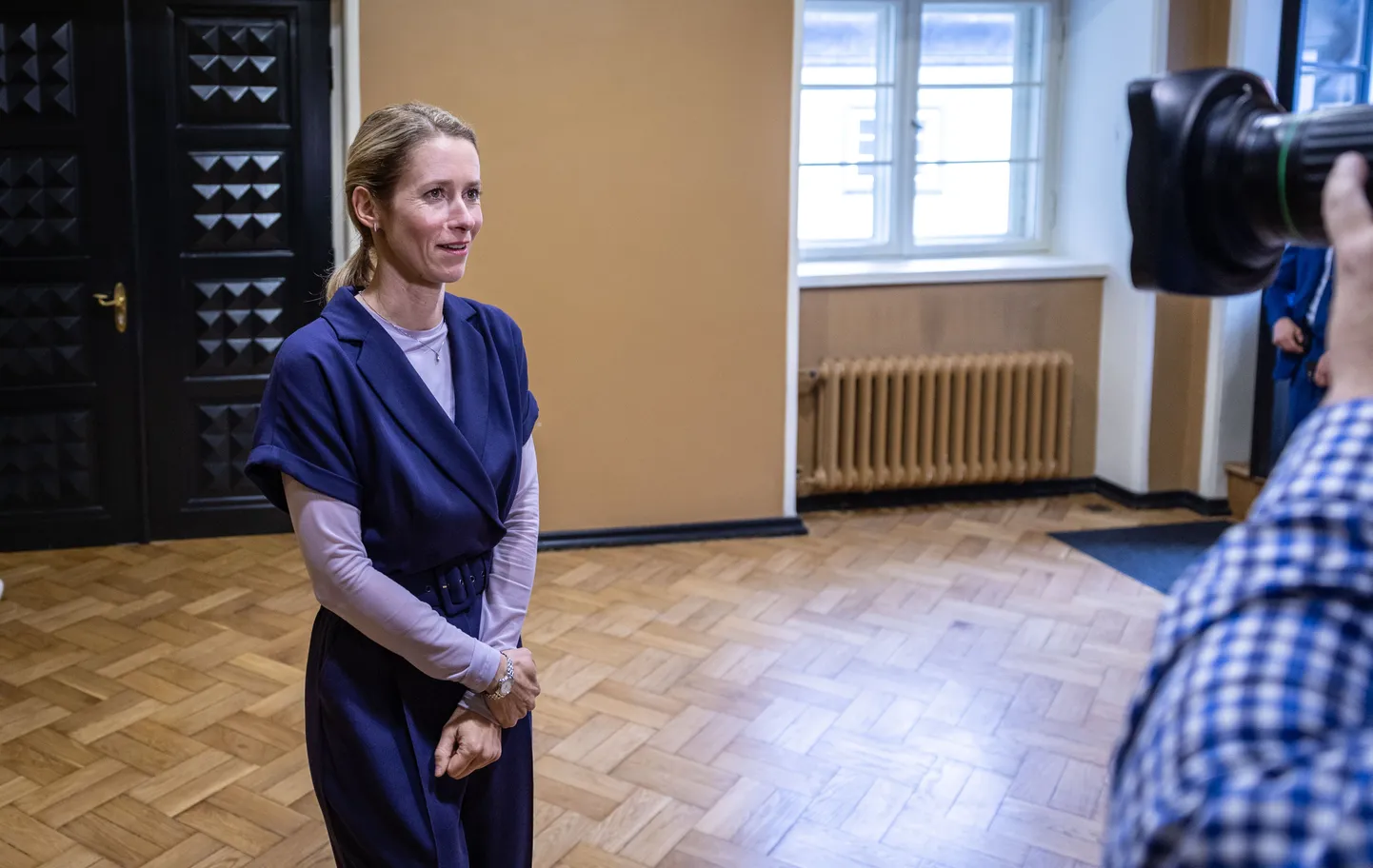 Peaminister Kaja Kallas pärast Reformierakonna juhatuse koosolekut, mis otsustas tema peaministrina jätkamist toetada. Pilt on tehtud 8. septembril 2023.