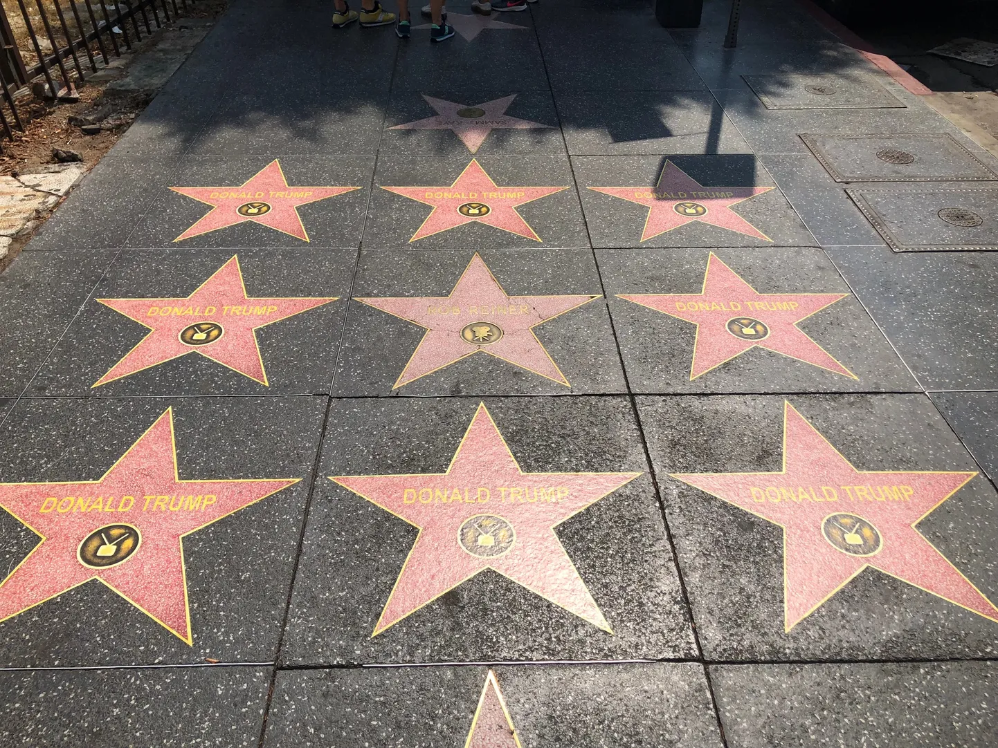 Donald Trumpi nimega võltstähed Hollywoodi bulvaril