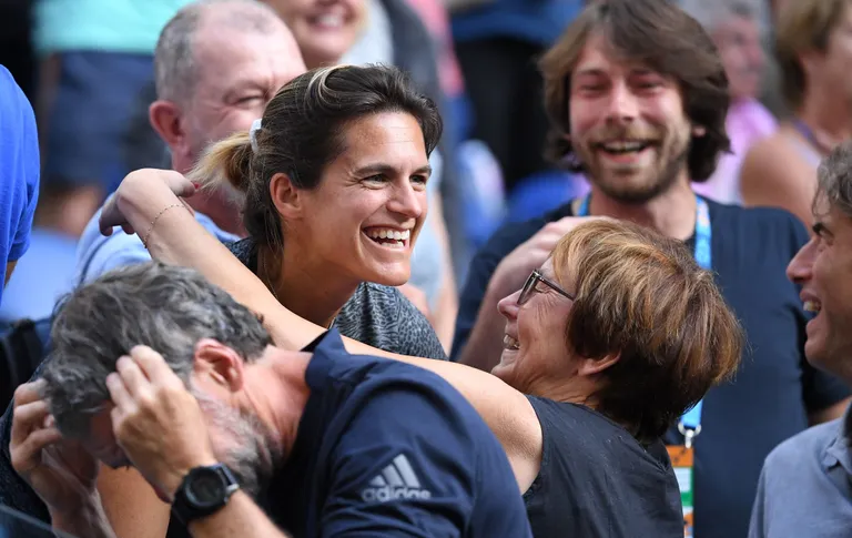 Amelie Mauresmo pärast Lucas Pouille võitu Miloš Raonici üle.