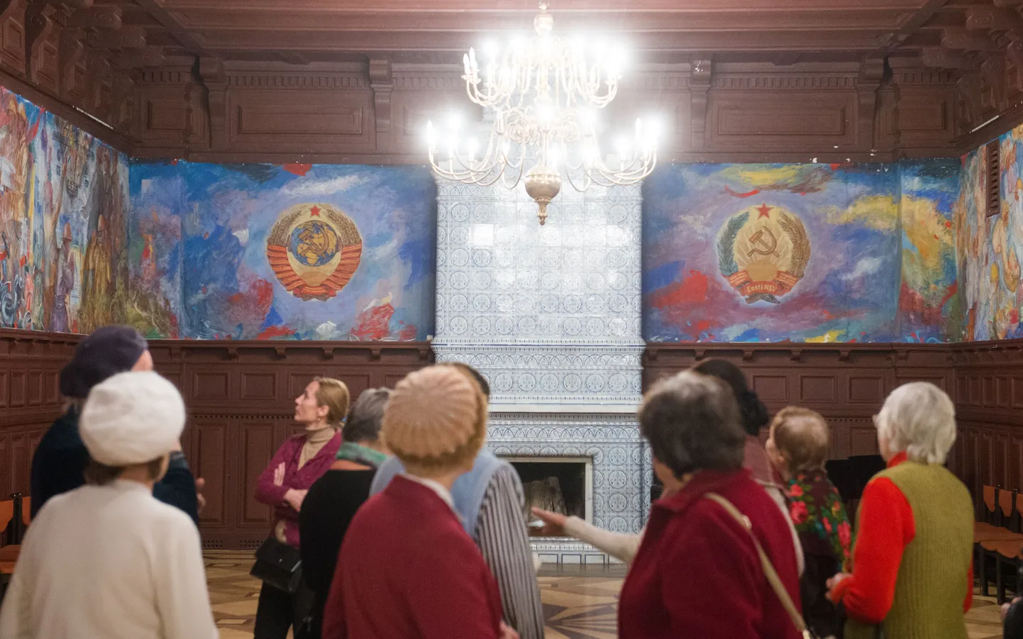 Evald Okase pannoo «Rahvaste sõprus».