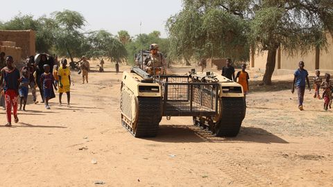 Pildid ja video: Eesti jalaväerühm kasutas Malis mehitamata maismaasõidukit