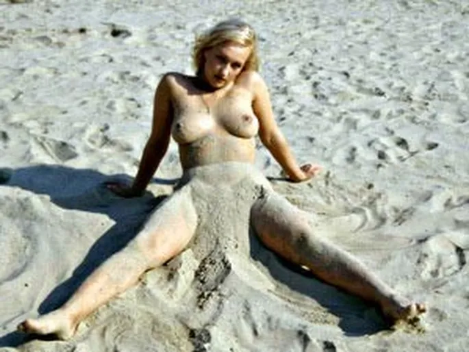 Порно қара әйелдер үлкен сиськи және есек