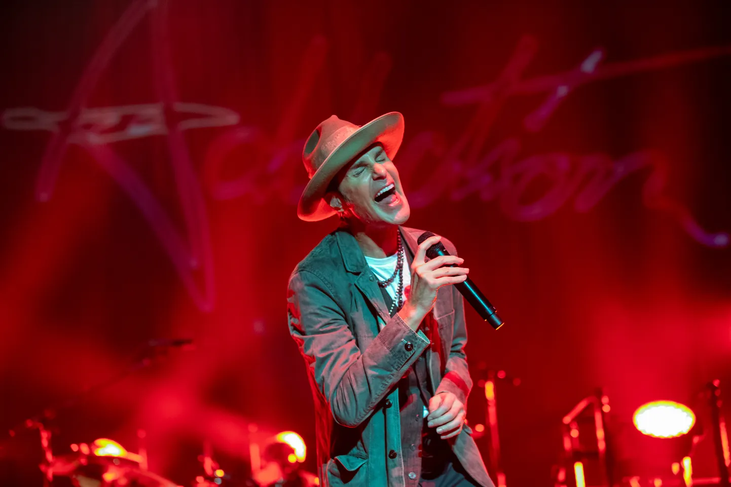 Perry Farrell ansamblist Jane's Addiction, kelle pärast bänd möödunud aastal suure tüliga laiali läks.
