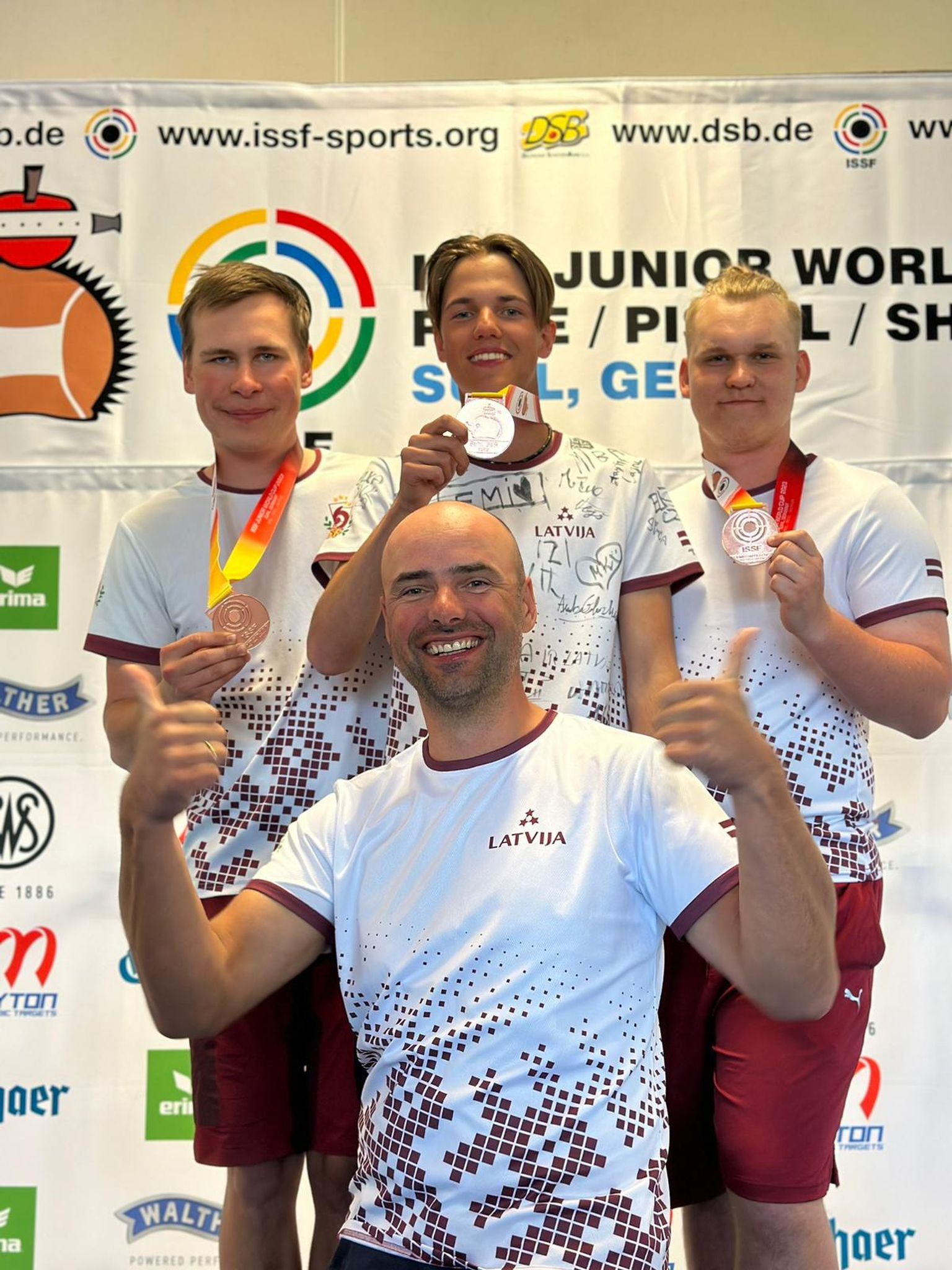 Latvijai bronza Pasaules junioru kausā stenda šaušanā