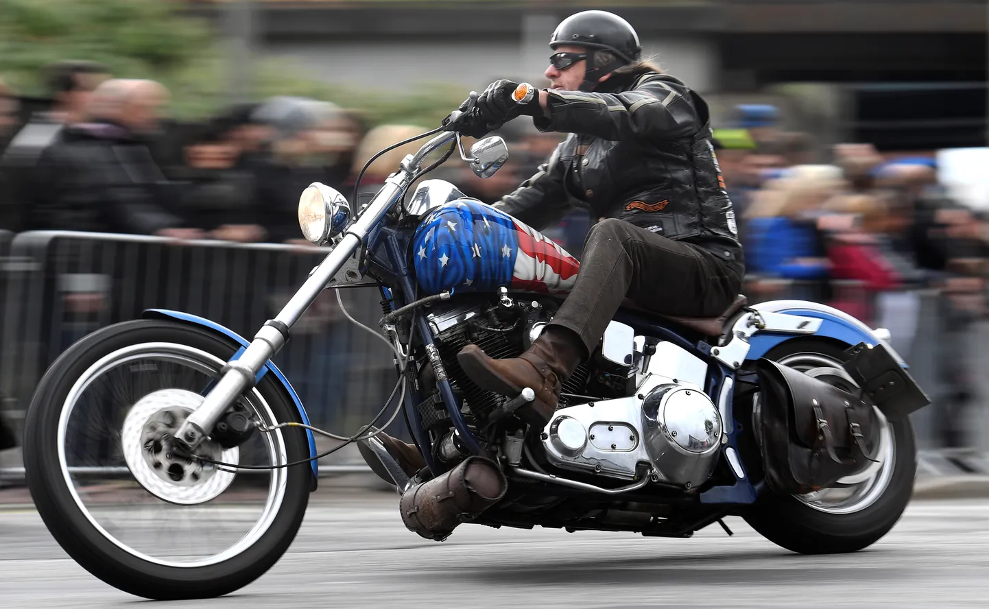 Harley-Davidsoniga kihutaja Hamburgis.