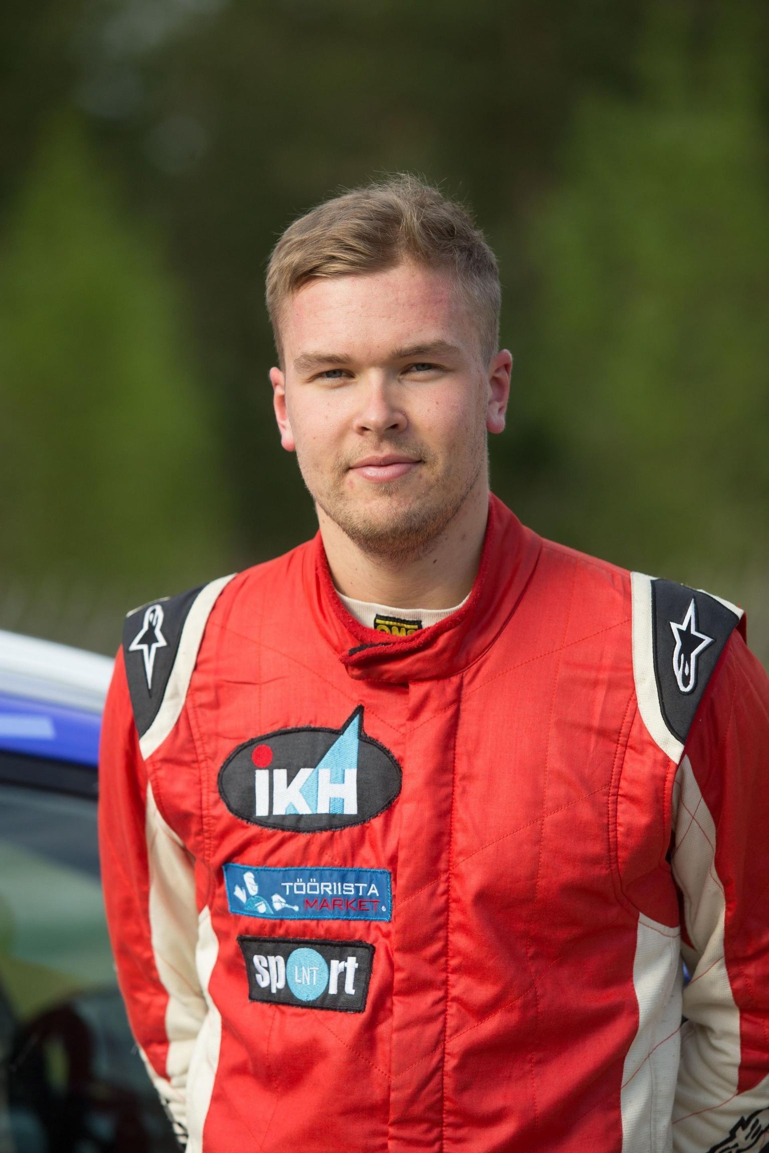 Roland Poom vahetab Rally Estoniaks võistlusautot ja püüab saavutada head klappi uue kaardilugejaga.