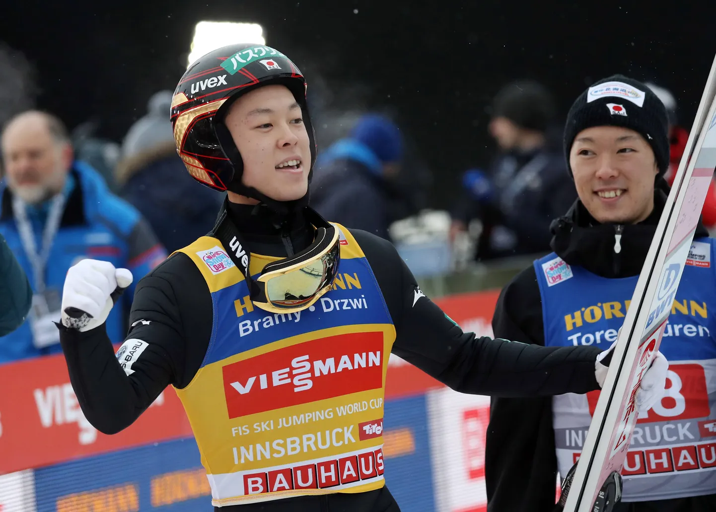 Ryoyu Kobayashi võib võidurõõmsalt rusikat vehkida.