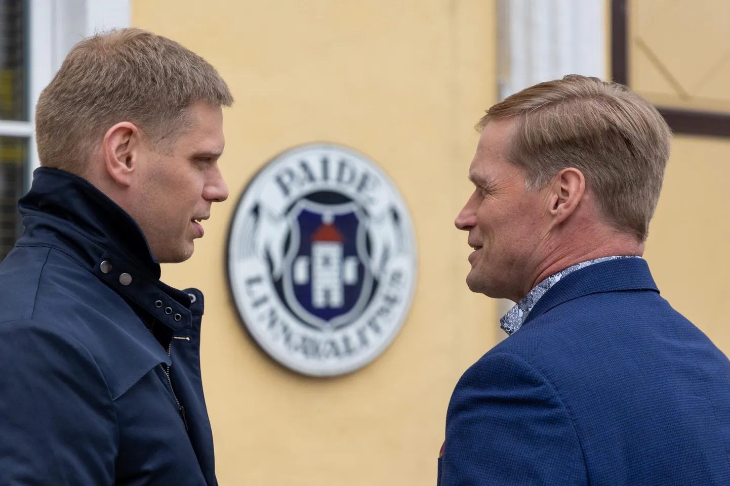 Kui Isamaa teeb volikogule avalduse umbusaldada Paide linnapead Priit Värki (vasakul), siis oleneb suuresti volikogu esimehest Tarmo Aldist (paremal), kui kaua see aega võtab, sest otsuse volikogu kokku kutsuda langetab esimees.