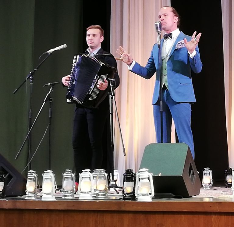 Õpetajate päeva tänuõhtul pakkusid muusikalisi elamusi Marek Sadam (paremal) ja Martin Trudnikov.