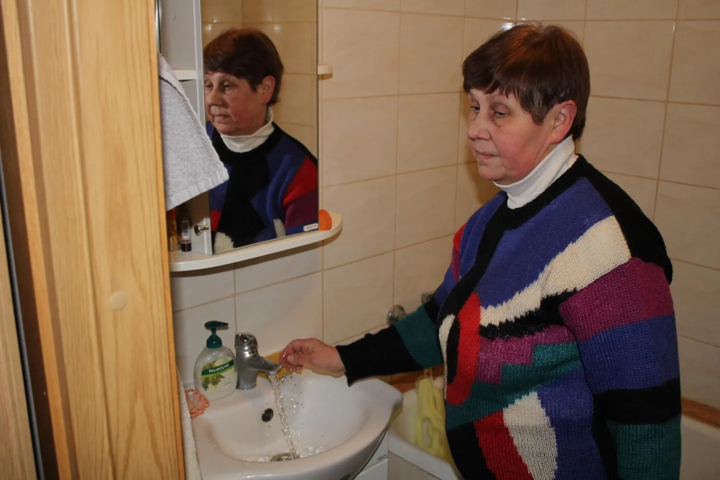 Valentina Solopova sõnul on probleem sooja veega kestnud juba aastaid.