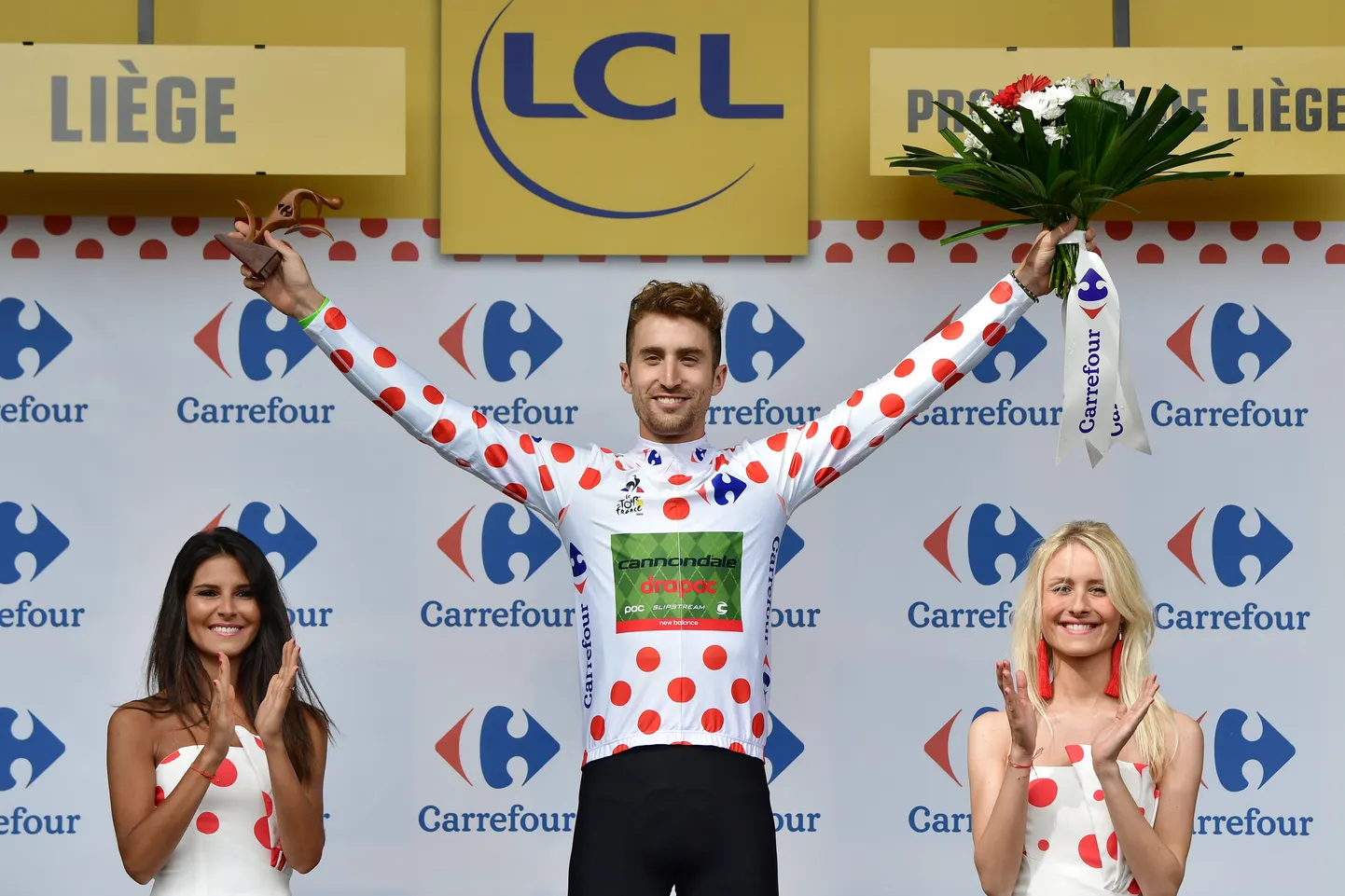 Taylor Phinney poseerimas Tour de France'i parimale mägironijale mõeldud mummulises särgis.