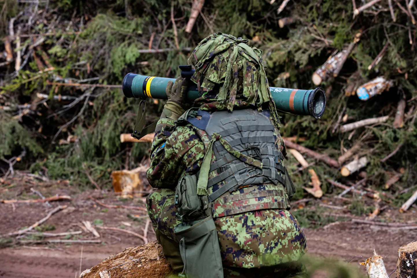 Lahinglaskmised. Pildil olev kaitseväelane ei ole juhtunuga seotud.