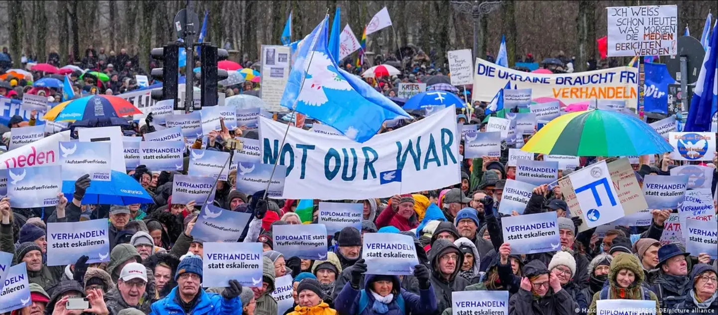 Берлин. На демонстрации сторонников мирных переговоров с Россией