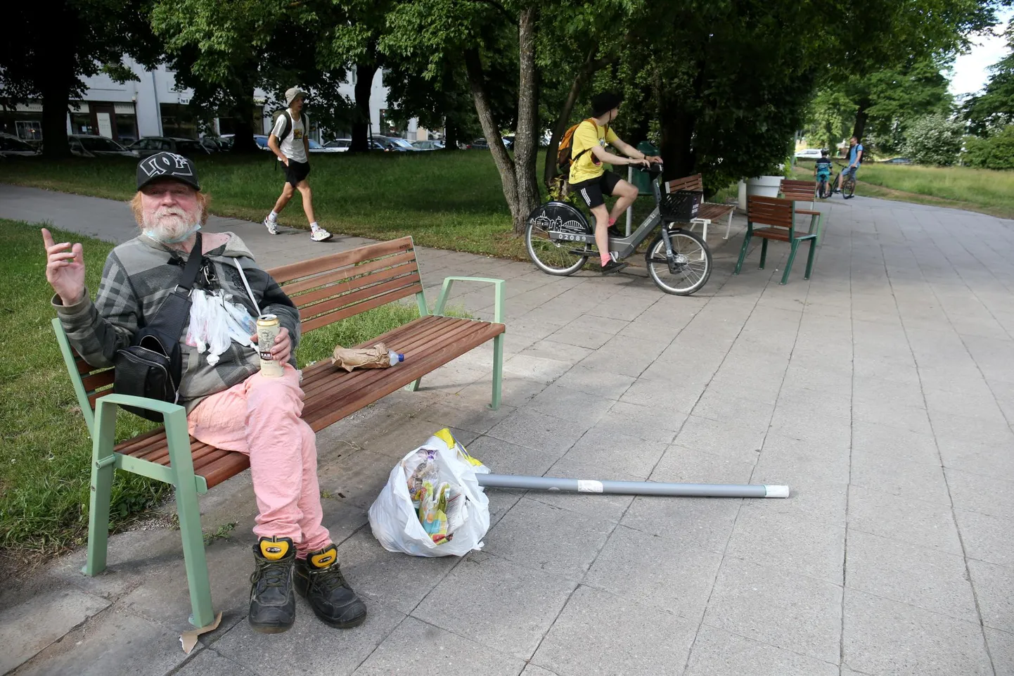 Pargipingil napsitanud ja einestanud Ülo Kriisa sõnul võiks keskpark säilida praegusel kujul, sest mujal on ehitamiseks ruumi küllalt.