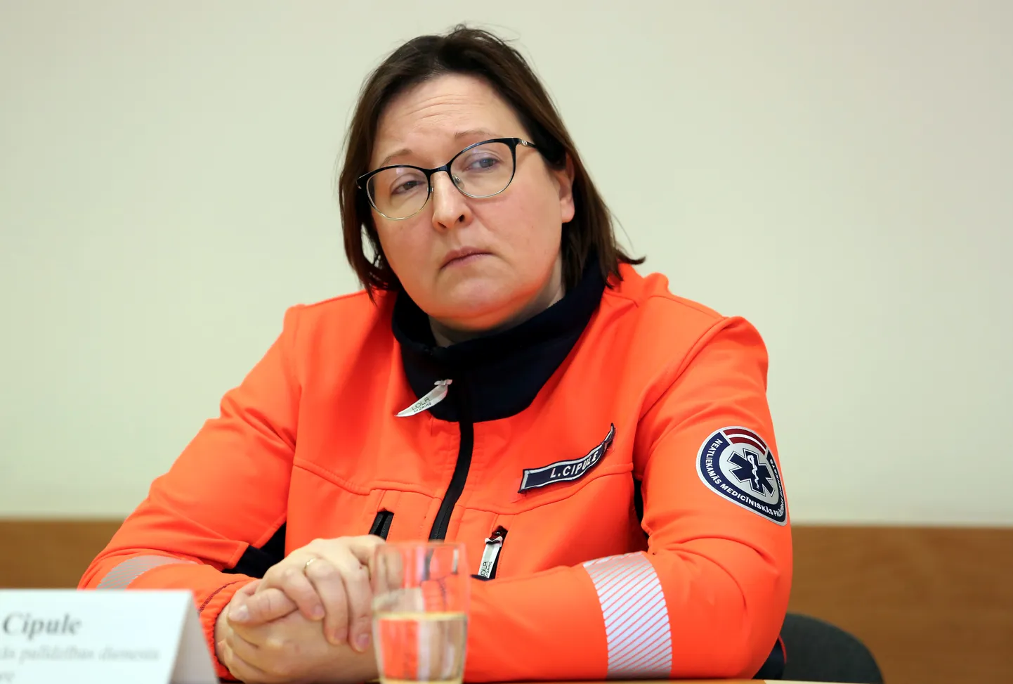 Neatliekamās medicīniskās palīdzības dienesta direktore Liene Cipule piedalās preses konferencē, kurā informē par aktualitātēm saistībā ar COVID-19 izplatību Latvijā.