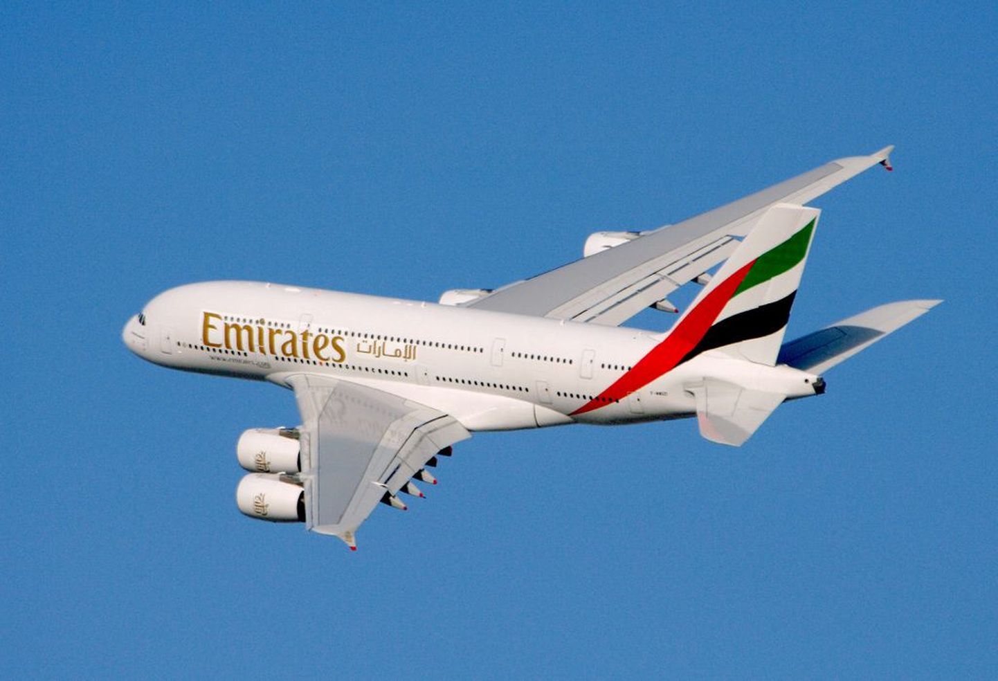 Самолет Emirates. Иллюстративное фото.