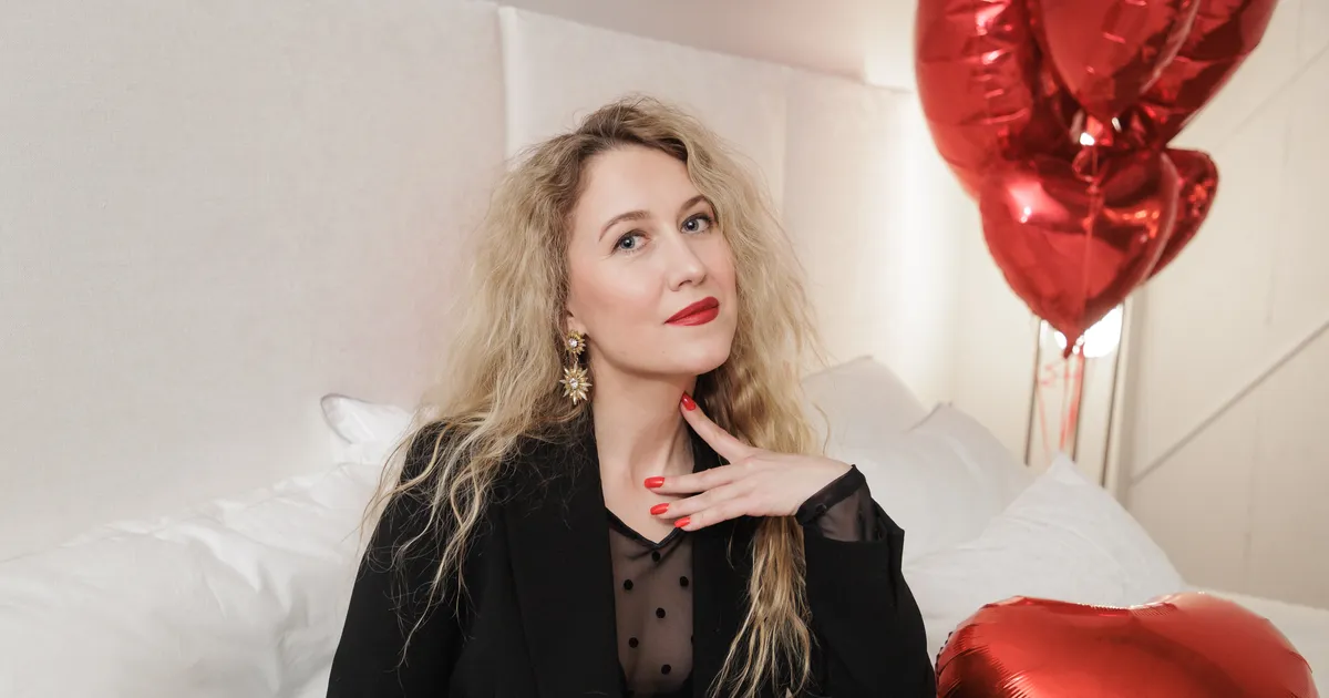 Osiyolik ayolning sikishini tomosha qiling