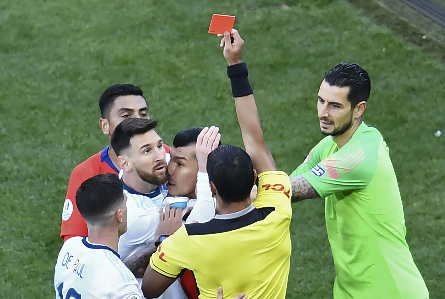Lionel Messi sai Copa America poolfinaalis punase kaardi.