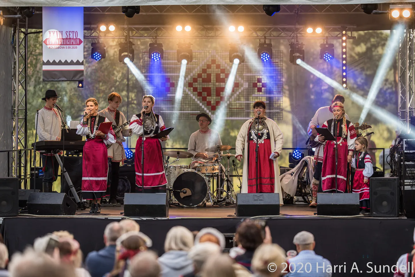 Hilana Taarka tänavune omakultuuripreemia seto pärimuskultuuri töötluse eest antakse XXVII Seto Kuningriigipäeval Kolossovas esmakordselt ette kantud kahe isamaalise laulu loonud ja esitanud kollektiivile