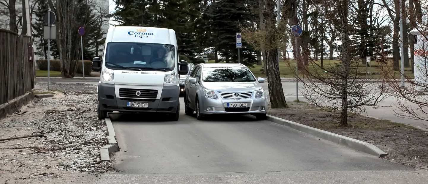 Pärnus kitsamaks ehitatud tänav.