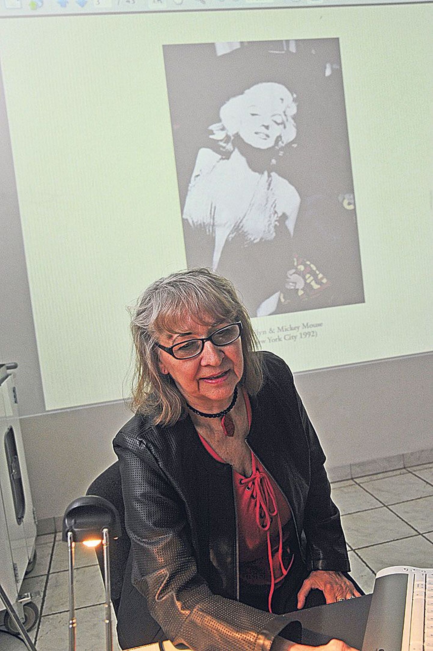 Mary Ann Lynch tutvustas oma uurimust Marilyn Monroe kujutiste kohta.
