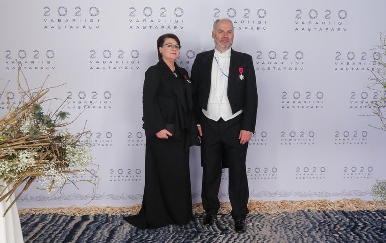 Алар Карис и Сирье Карис на приеме по случаю Дня независимости Эстонии в «Угала» в 2020 году.