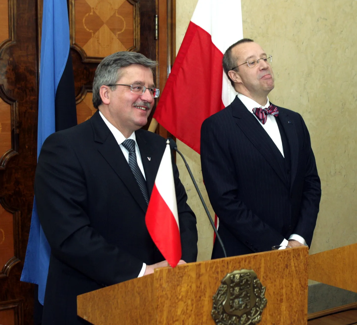 Poola president Bronislaw Komorowski ametlikul visiidil Eestis. Paremal president Toomas Hendrik Ilves.