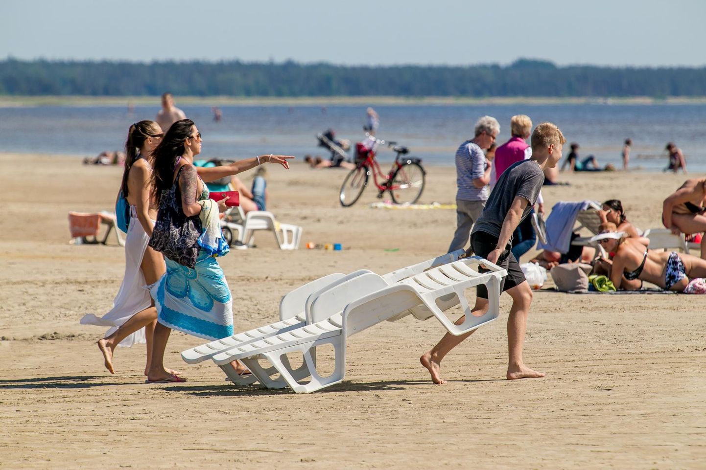 44 protsenti eestimaalastest peavad sel suvel puhkuste ajal ära tegema ka puhkavate kolleegide töö.