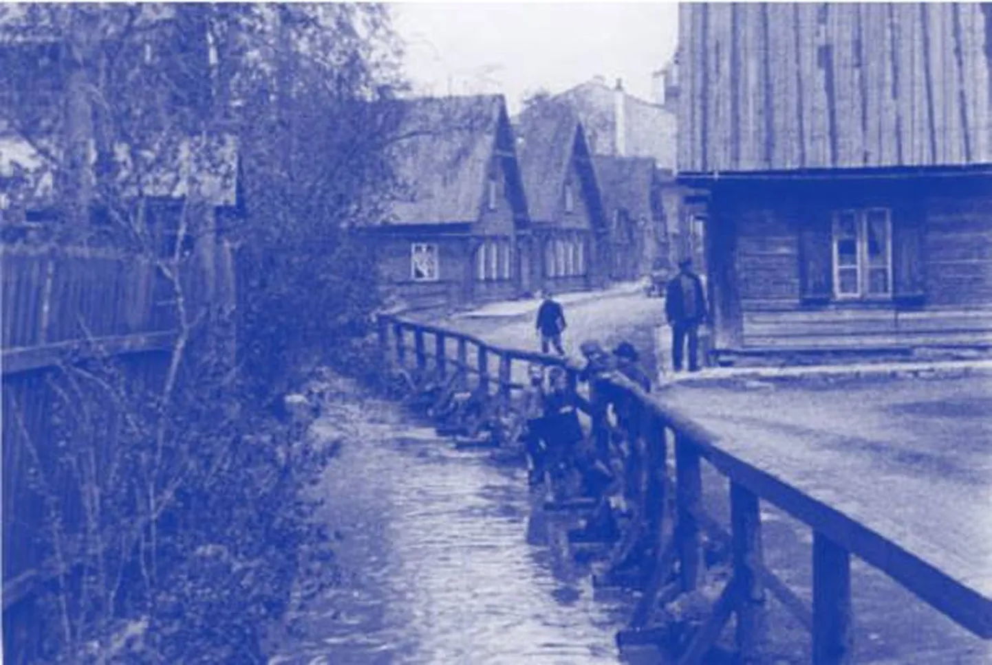 Piki Kompasna tänavat kulgenud Härjapea jõgi 1930. aastatel