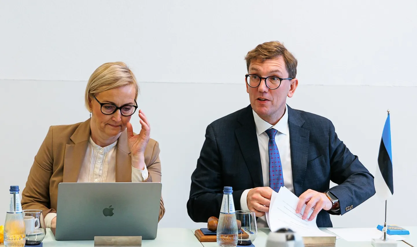 Eesti võimuloleva erakonna Eesti 200 ja Reformierakonna juhid Kristina Kallas ja Kristen Michal valitsuse istungil Narva Eesti Gümnaasiumis eelmisel neljapäeval.